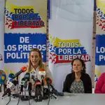  La esposa de Leopoldo López denuncia ante la Fiscalía al ministro de Interior y a Cabello