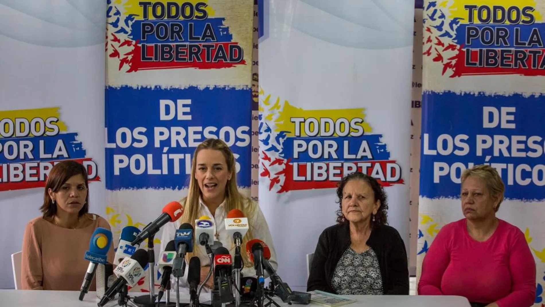 Lilian Tintori, esposa del opositor preso venezolano Leopoldo López, ofrece declaraciones el jueves pasado en Caracas