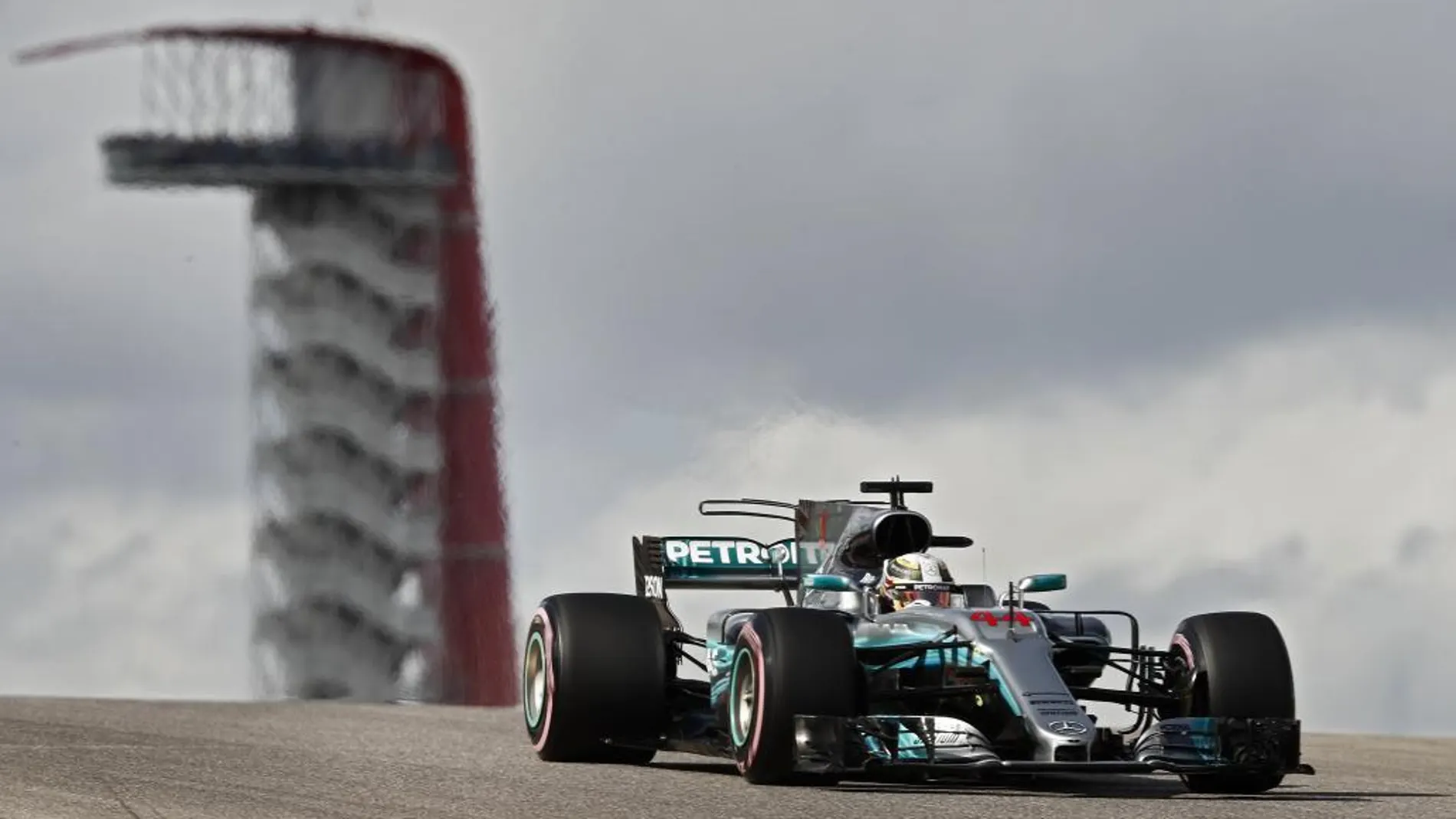 El piloto de Mercedes puede conseguir su cuarto título mañana