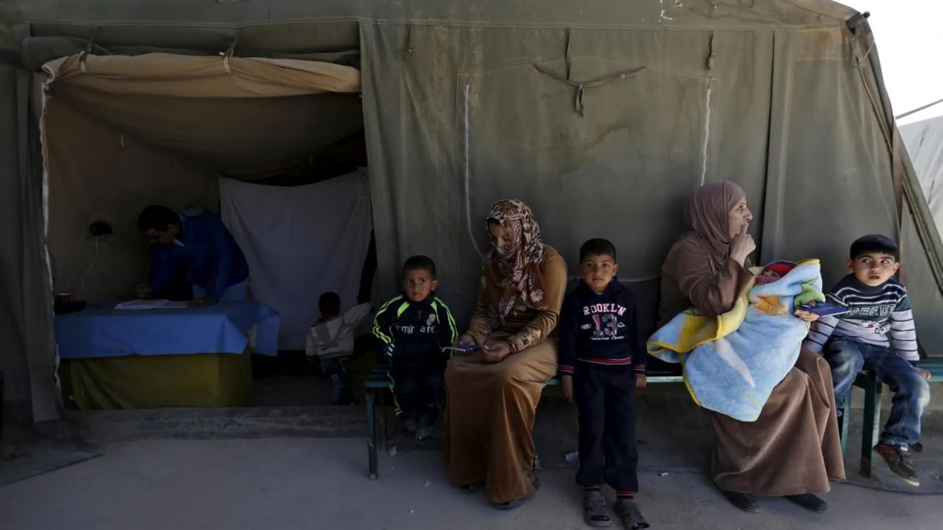 Refugiados sirios en un campo en la ciudad jordana de Mafraq