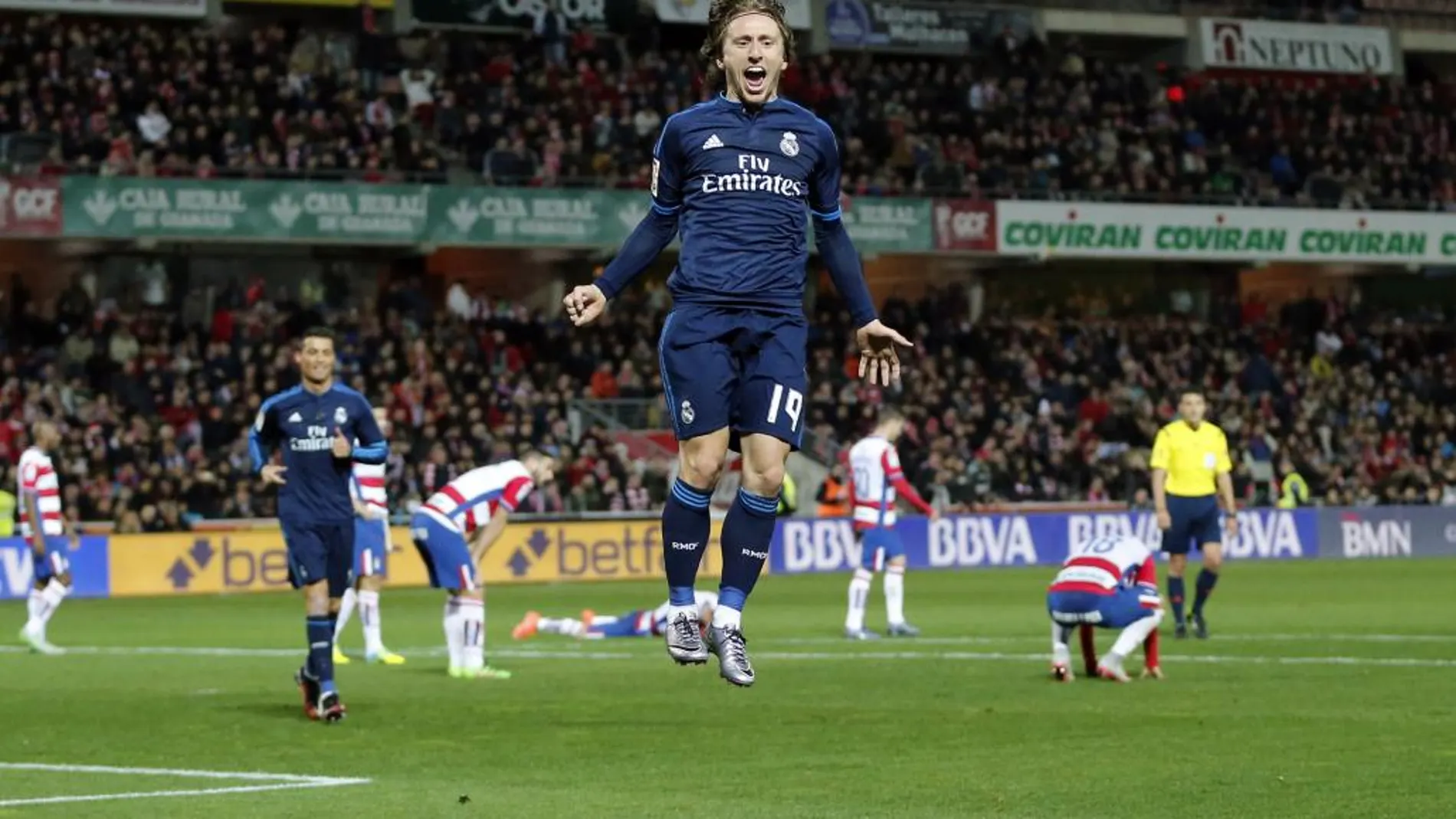 Modric celebra el gol de la victoria contra el Granada