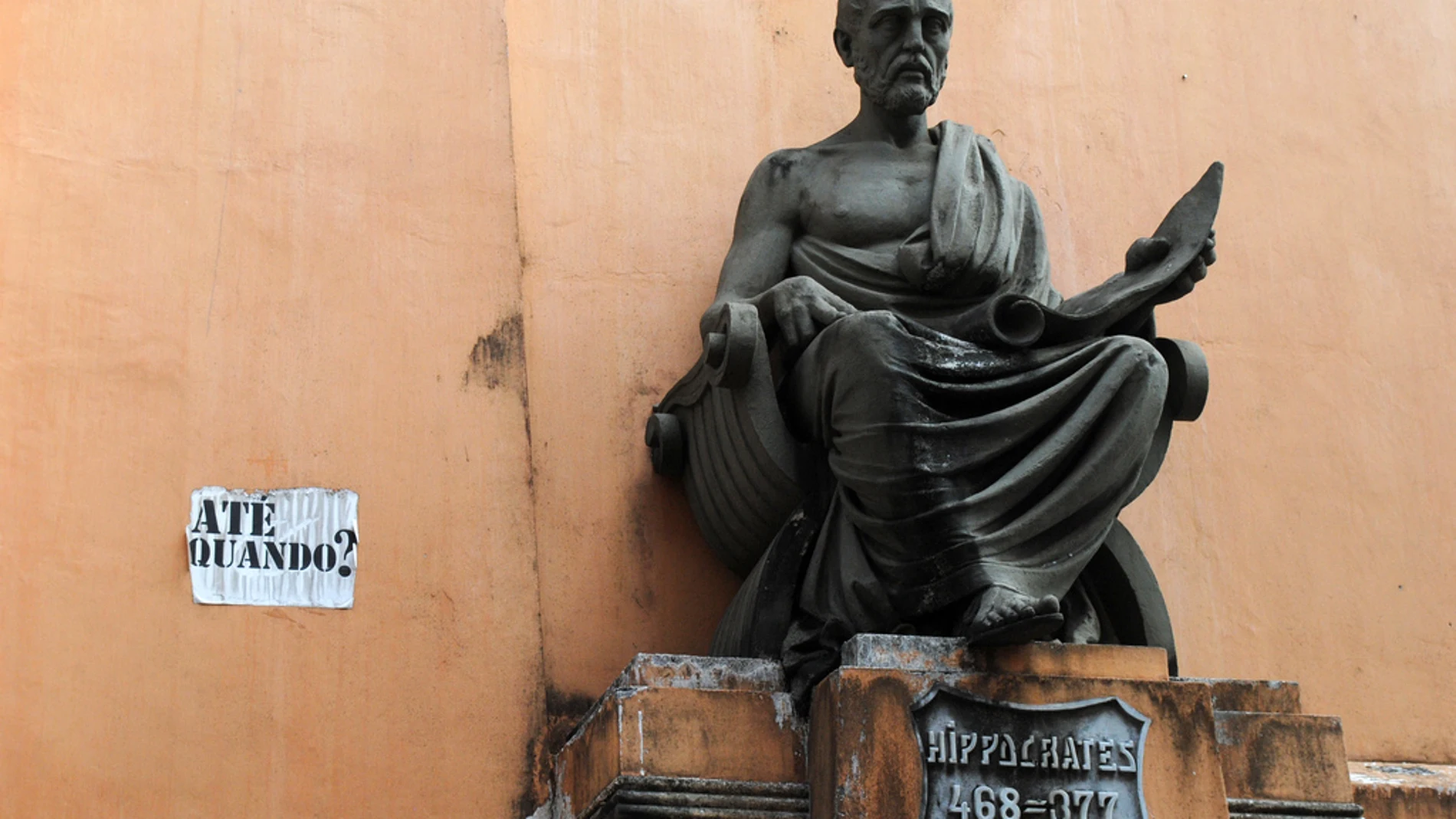 Una escultura dedicada a Hipócrates
