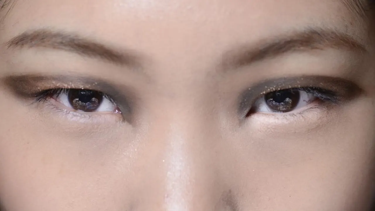 La última tendencia: los ojos asiáticos La última tendencia: los ojos asiáticos