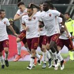 Francesco Totti celebra el tercer gol con su equipo