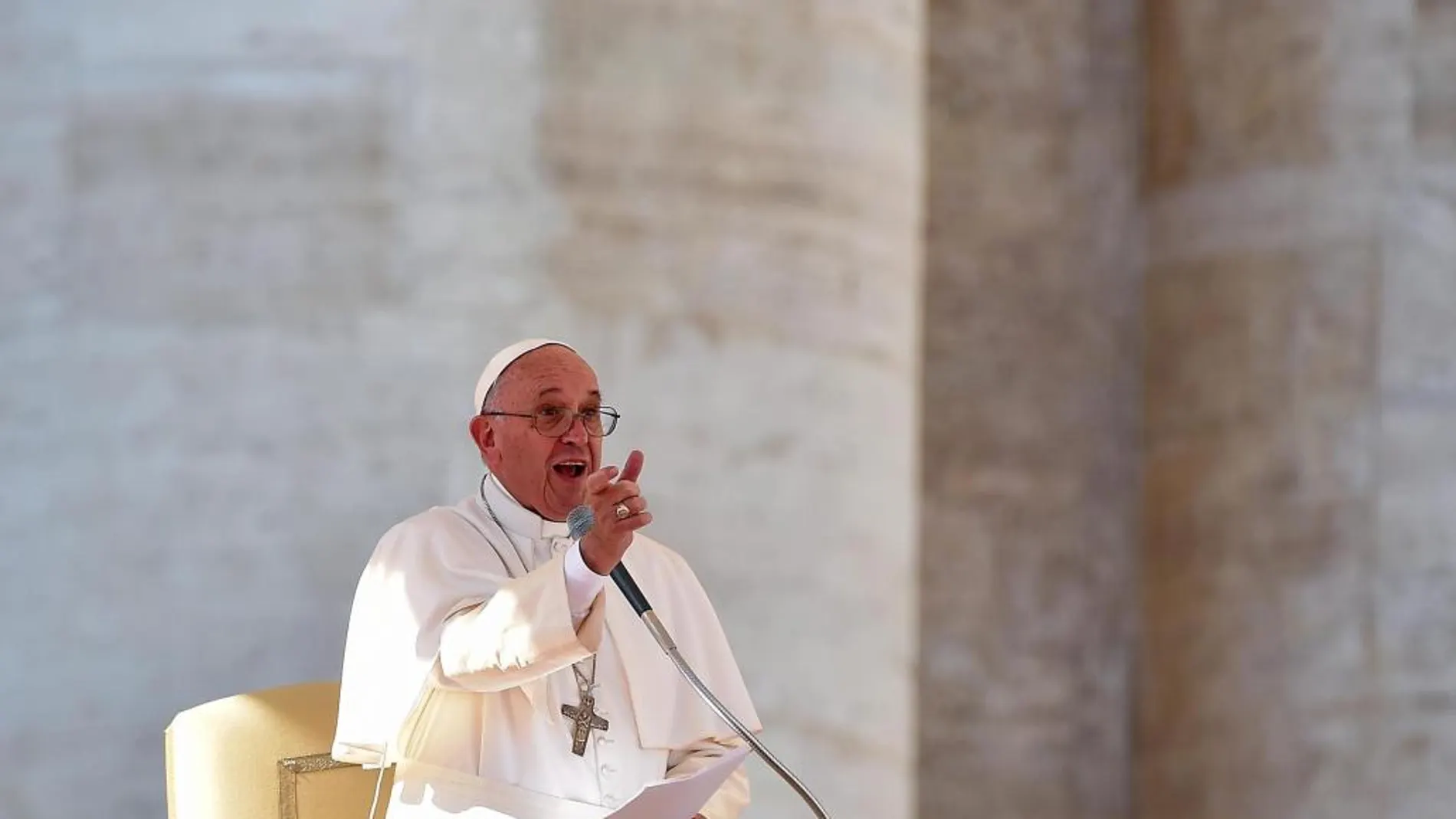 El Papa Francisco ha condenado el acto "deplorable"del robo