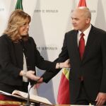 La presidenta Susana Díaz, junto a Manuel Medina