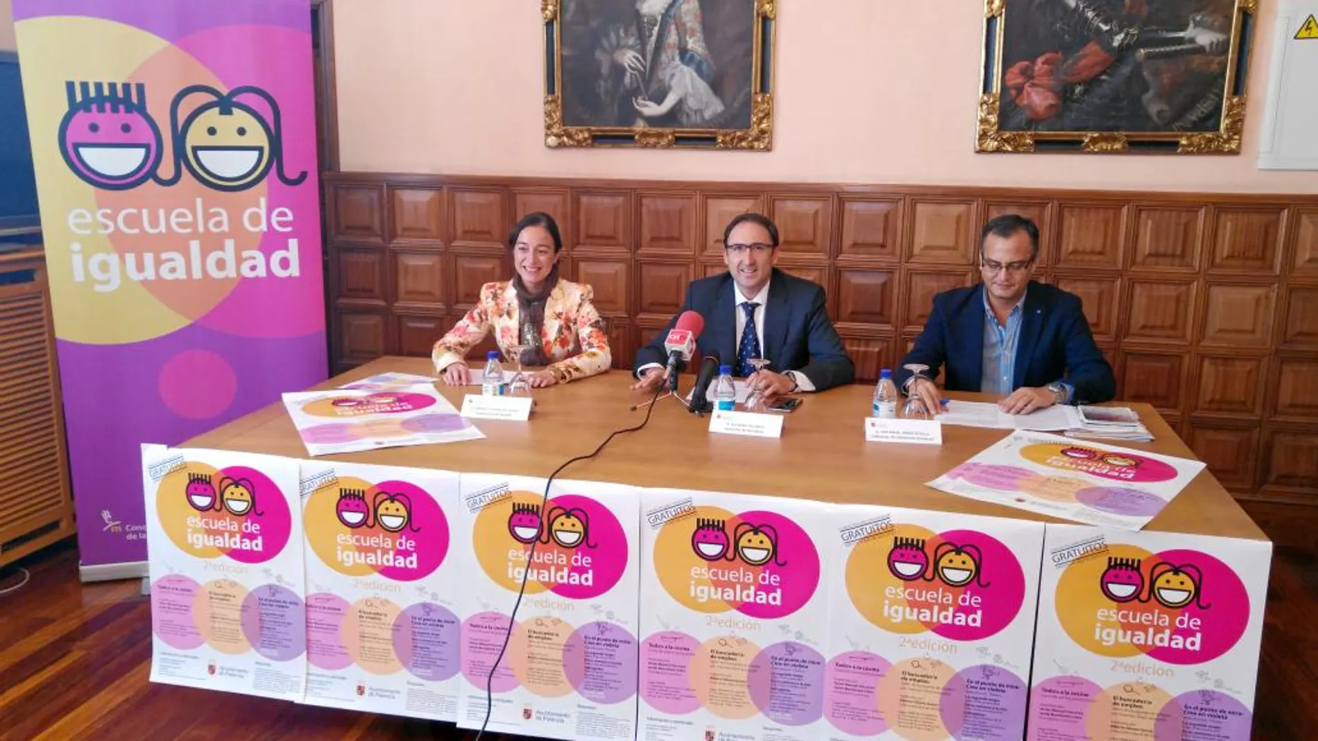 El alcalde de Palencia, Alfonso Polanco, junto a los concejales María Álvarez y Luis Ángel Pérez