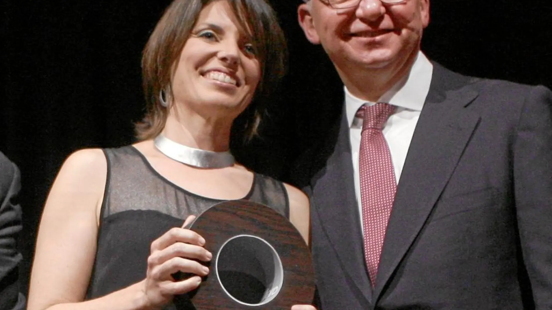 Beatriz Morancho, del Instituto de Oncología de Vall d’Hebron, junto al presidente de Fero, Josep Baselga