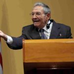 Raul Castro contesta a un periodista durante la rueda de prensa.