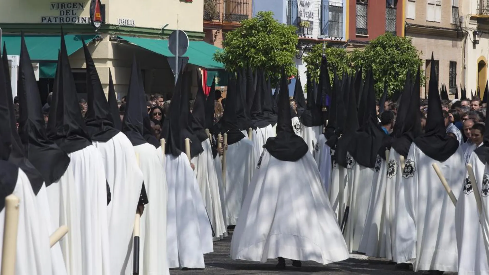 Una hipotética suspensión de la Semana Santa tendría un gran impacto devocional y económico en Andalucía