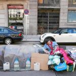 En la capital catalana hay más de 3.000 personas sin hogar, de las que 941 duermen directamente en la calle