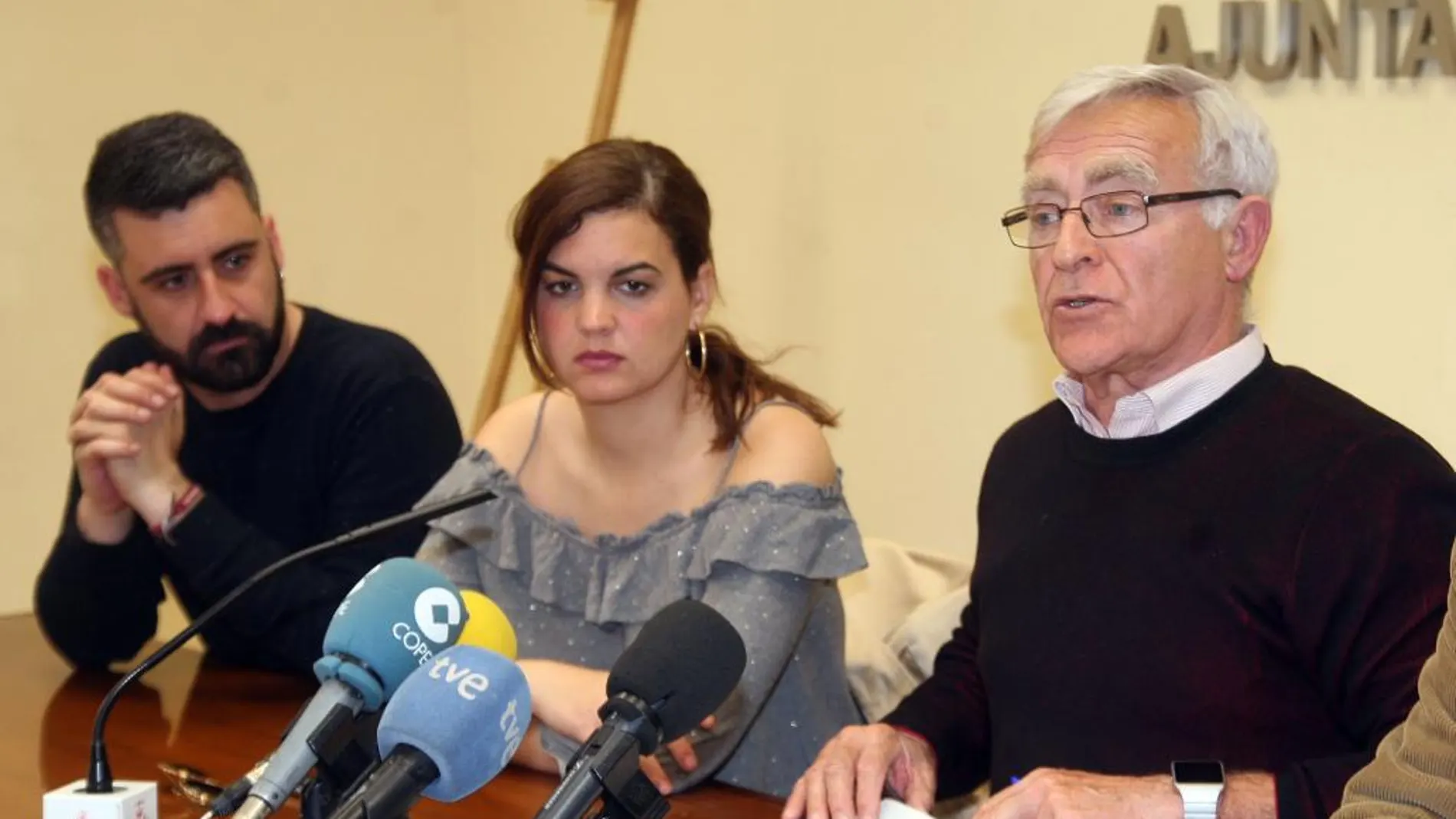 Los concejales Pere Fuset y Sandra Gómez junto al alcalde Joan Ribó