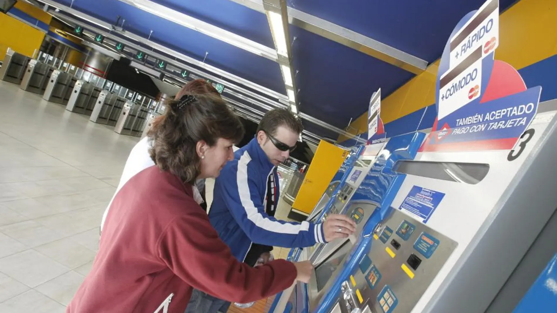 Metro eleva a 80 euros la multa por viajar sin billete