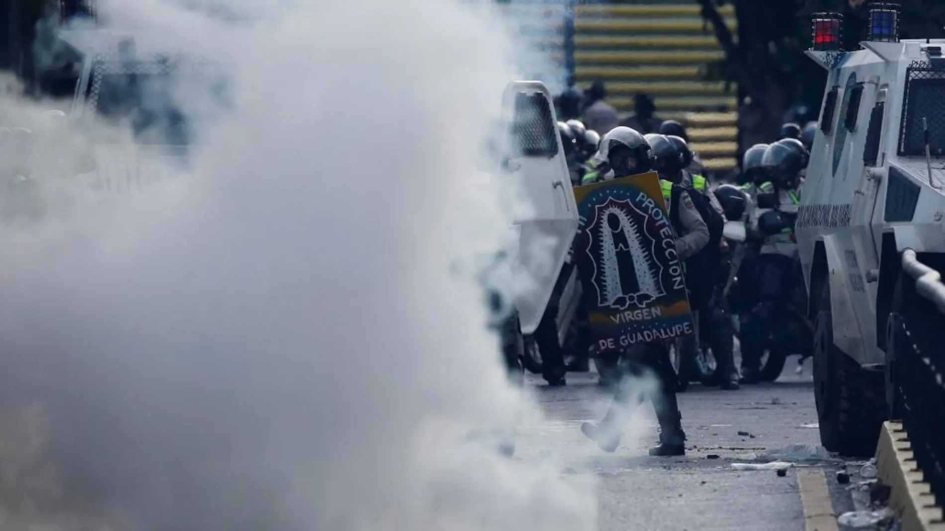 Enfrentamientos entre policía y manifestantes en Caracas.
