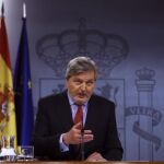 El portavoz del Gobierno, Íñigo Méndez de Vigo, durante la rueda de prensa tras la reunión del Consejo de Ministros
