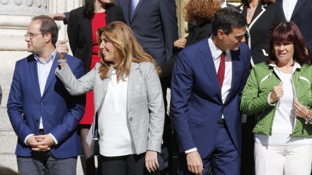 Pedro Sánchez y Susana Díaz, junto a miembros del Consejo de Política Federal, el pasado día 28 de octubre
