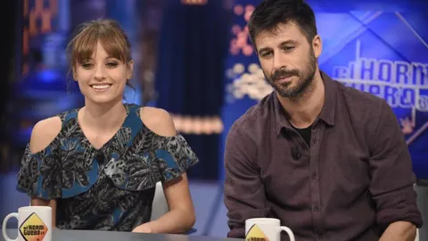 Los actores Hugo Silva y Michelle Jenner durante el programa de televisión «El Homiguero» en Madrid