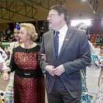 El presidente valenciano y la presidenta andaluza asistieron ayer a la celebración del Día de Andalucía en Mislata