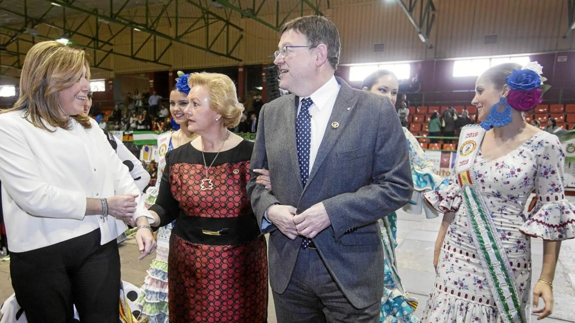 El presidente valenciano y la presidenta andaluza asistieron ayer a la celebración del Día de Andalucía en Mislata