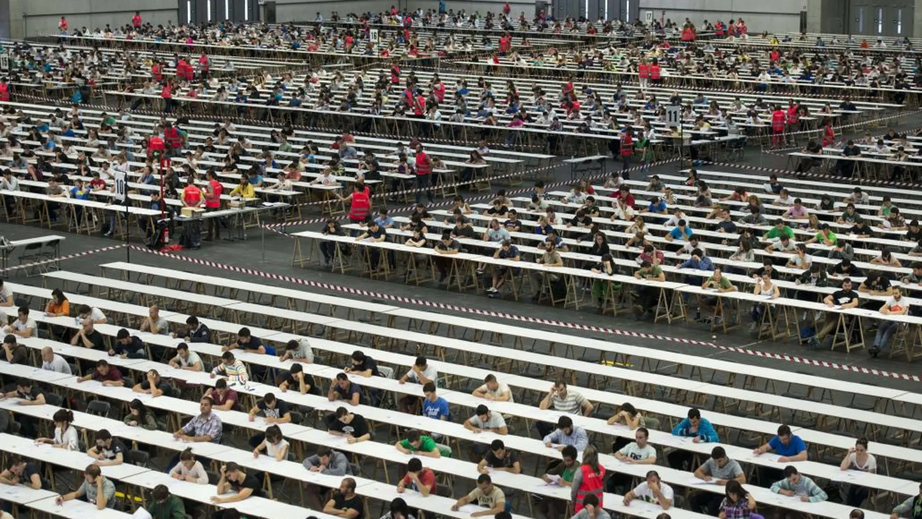 Examen en Baracaldo para cubrir 120 plazas en la Policía vasca, en una imagen de archivo