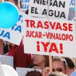 Manifestación en Alicante en el año 2005 para que el Gobierno central no cambiara el trazado del Júcar-Vinalopó