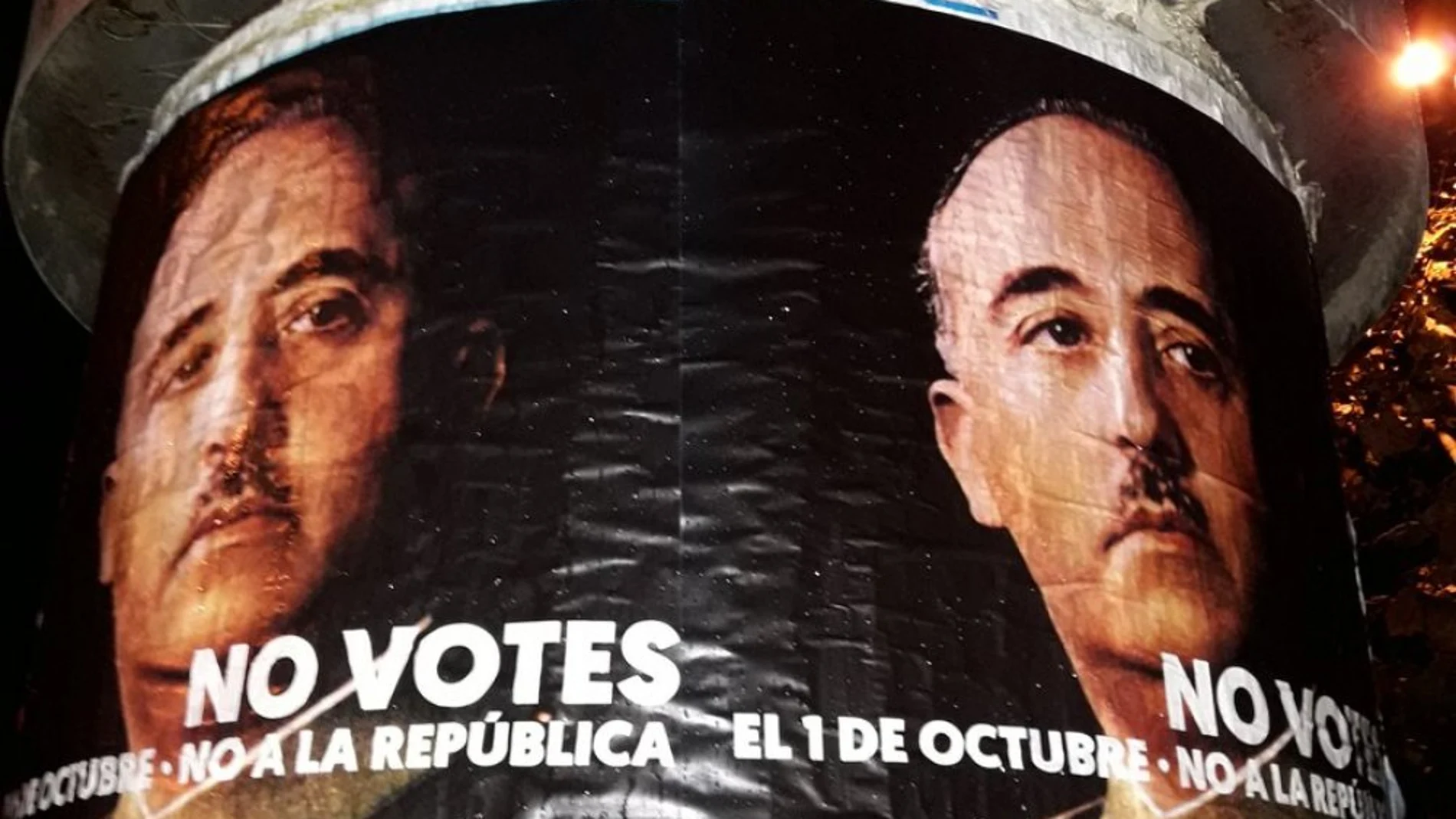 Carteles en contra de la votación del 1 de octubre en Barcelona | Twitter @CPTabaran