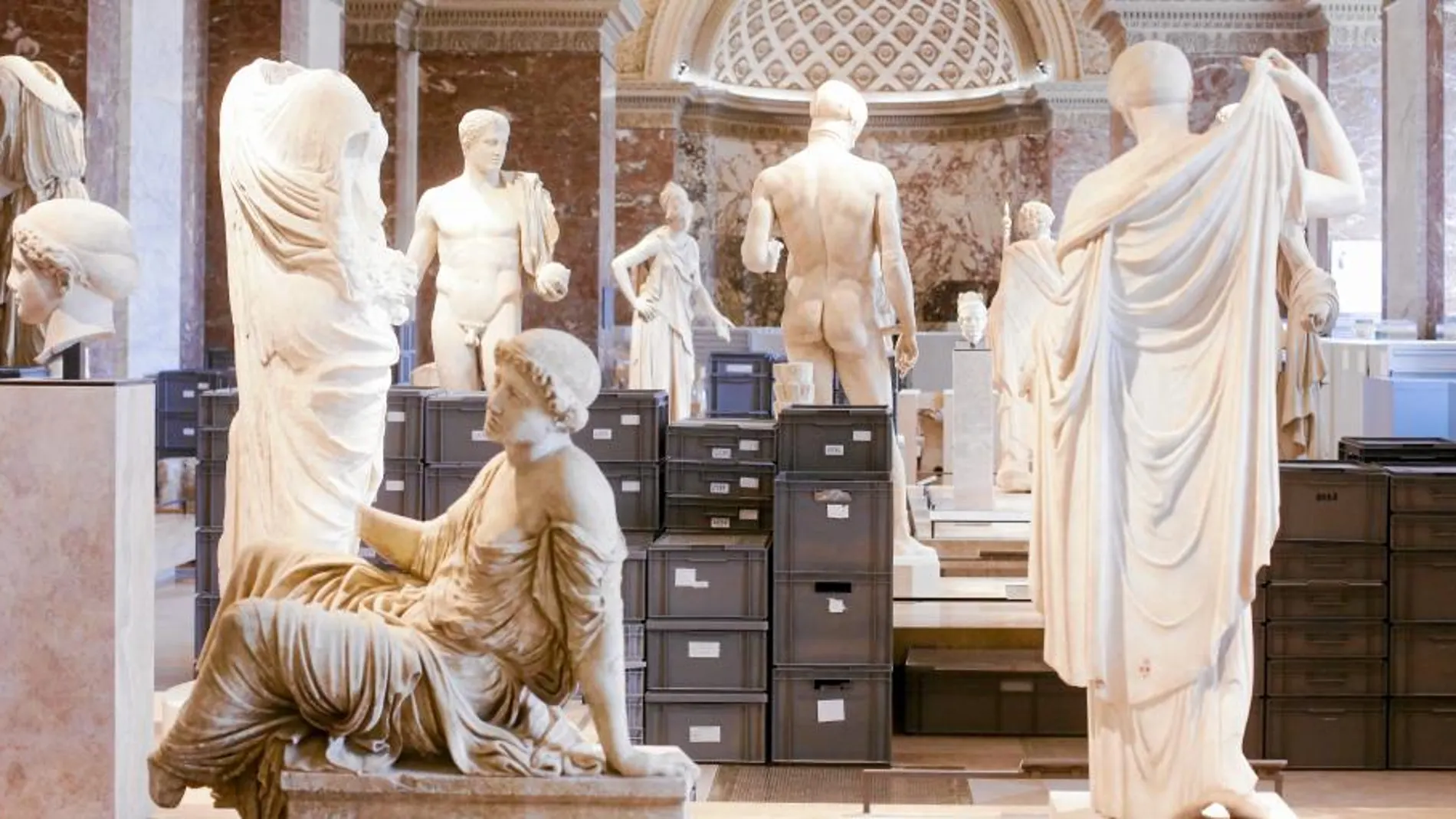 Obras etruscas, griegas y romanas se han trasladado del sótano a la primera planta del Louvre ante la crecida del Sena