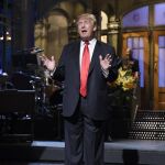Donald Trump participa en el programa "Saturday Night Live"