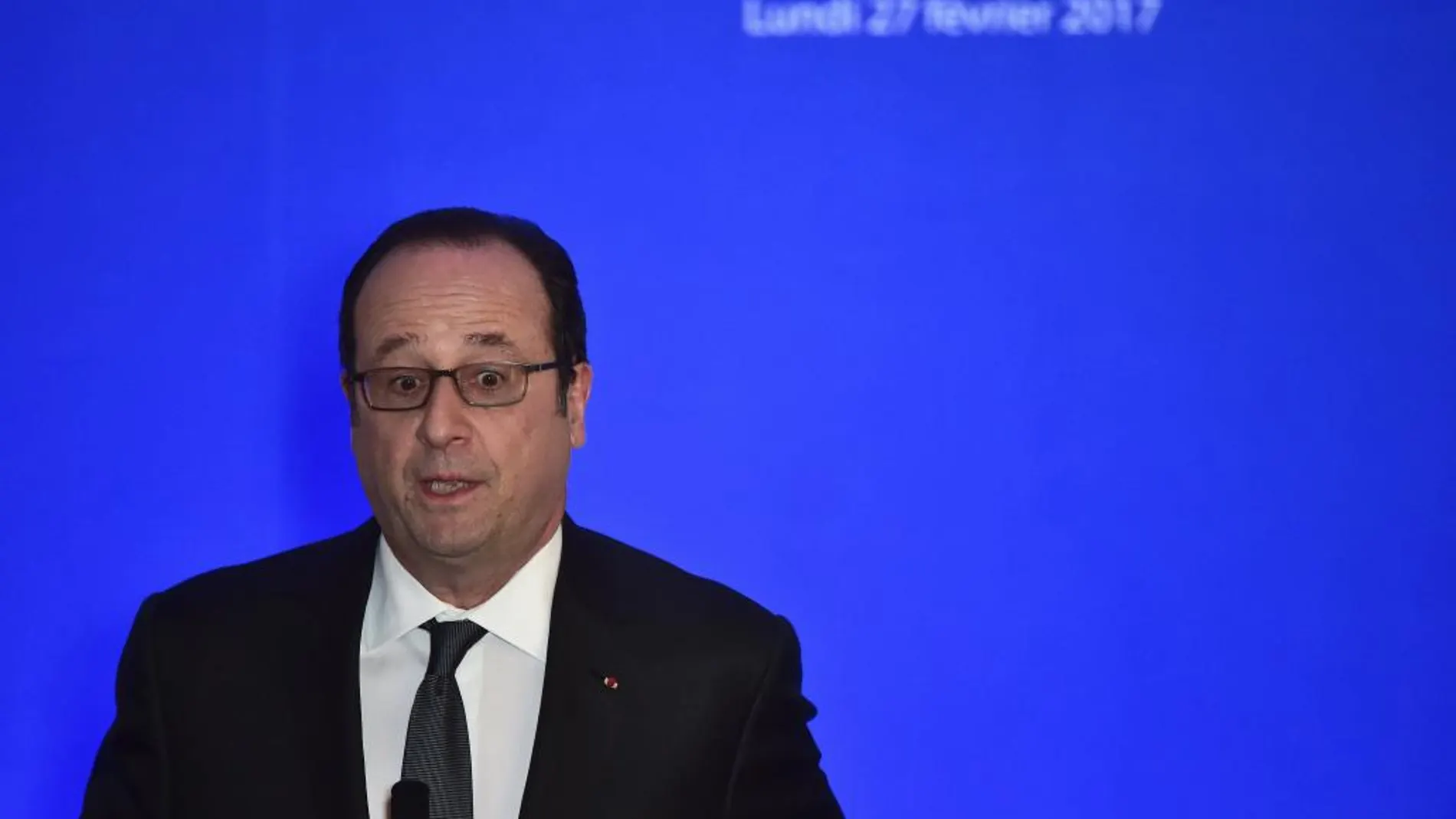 El presidente de Francia Francois Hollande pronuncia un discurso