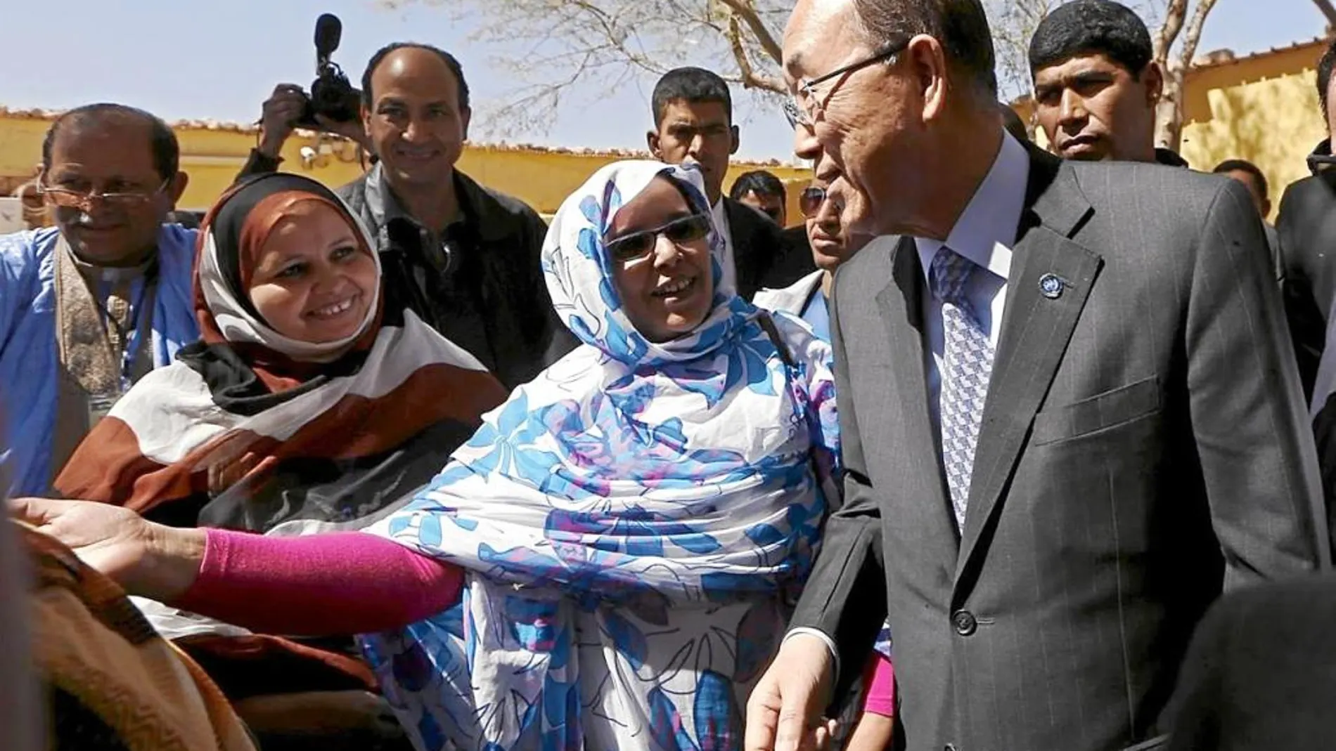 Ban Ki Moon, durante su reciente visita a los campamentos de Tinduf, en Argelia