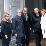 Artur Mas acompañado por las exconsellers Irene Rigau, Joana Ortega y Francesc Homs posan para los fotógrafos en el Tribunal SUpremo