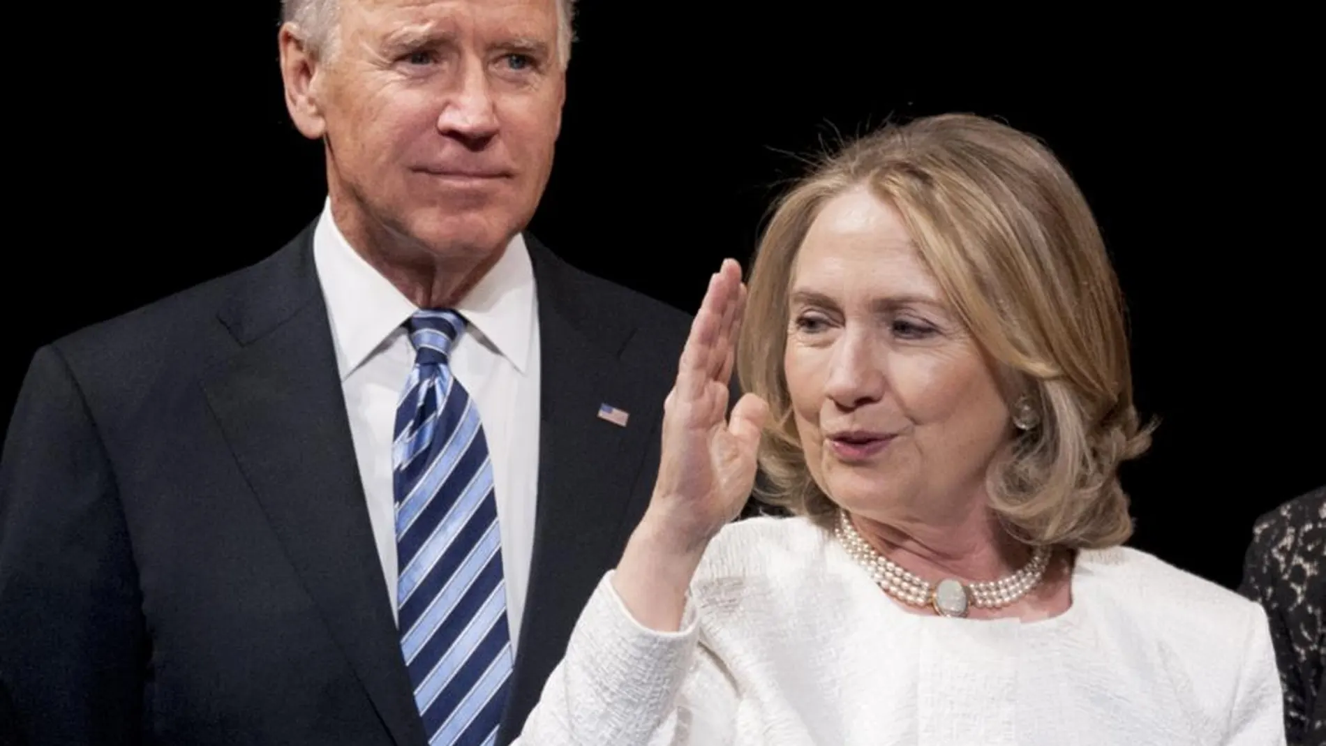Joe Biden y la ex candidata a presidenta Hillary Clinton, en una foto de archivo