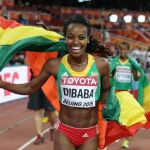 Genzebe Dibaba celebra su victoria en los 1.500 metros
