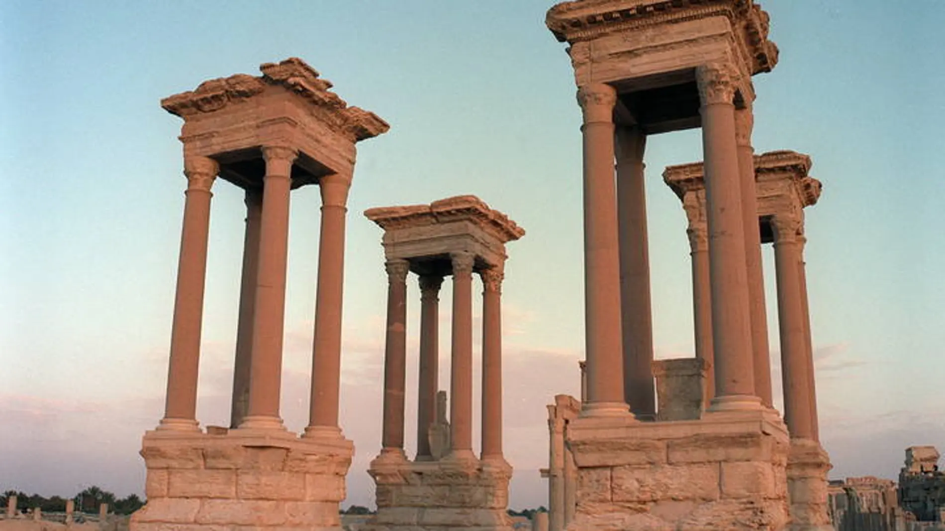 Imágenes del Tetrápilo de Palmira, en Siria