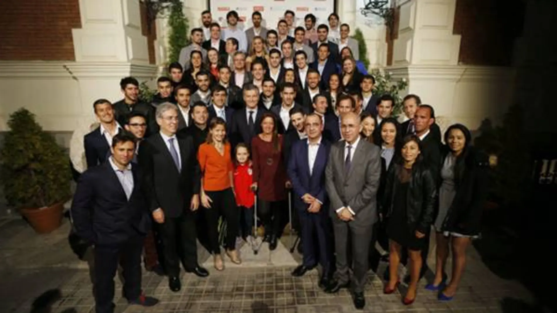 Deportistas argentinos junto a Mauricio Macri