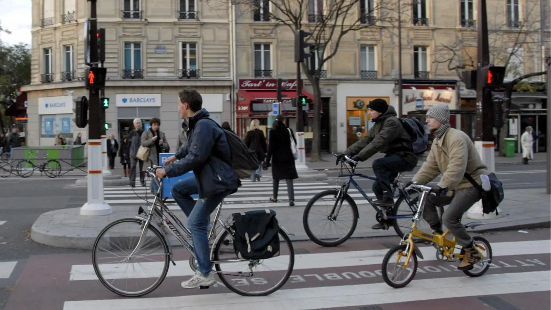 Las personas utilizan más la bicicleta cuando los desplazamientos son más cortos, y cuando tienen estaciones de bicicletas públicas cerca de sus domicilios y centros de trabajo o estudio. / ISGlobal