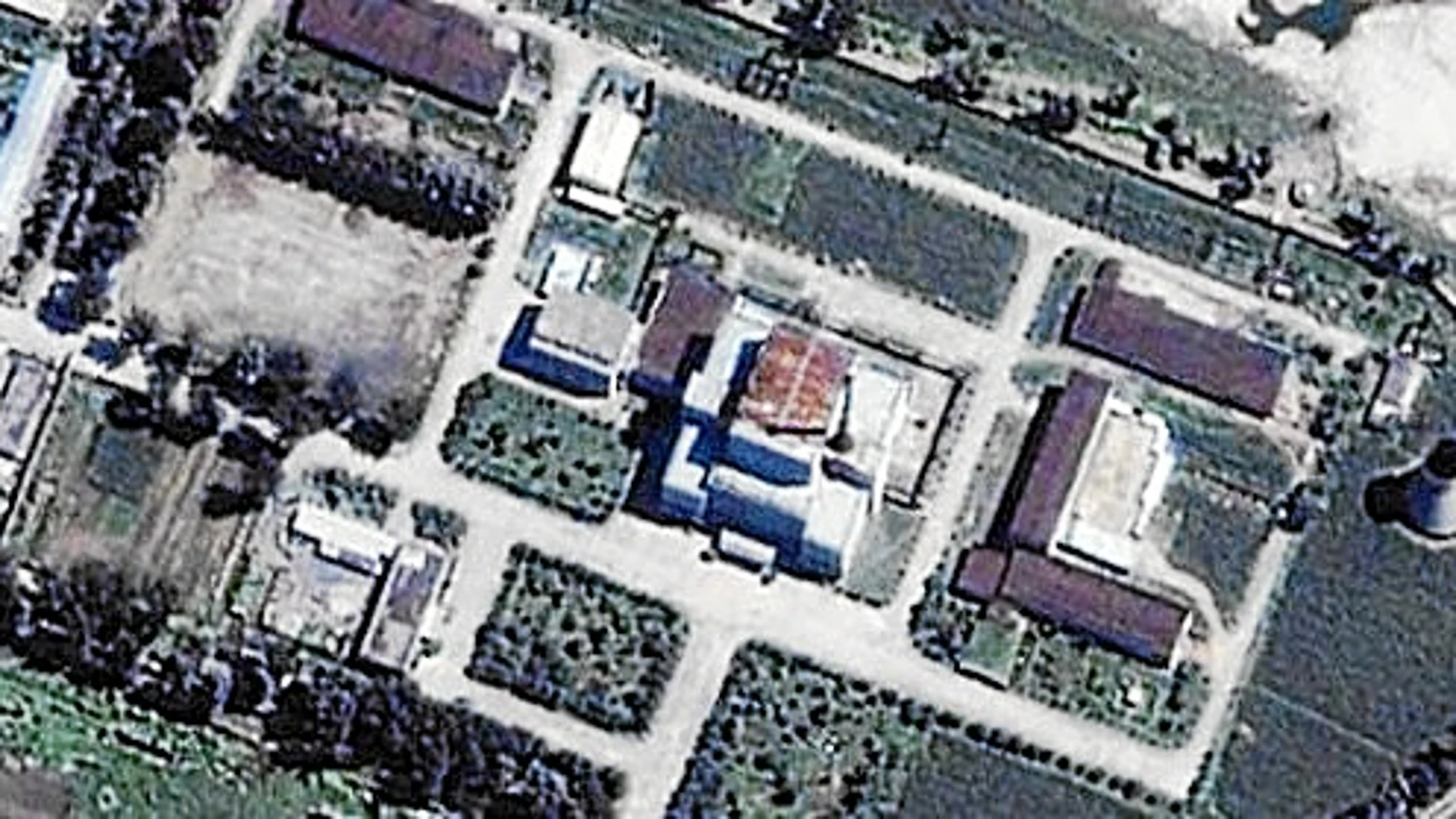 Imagen de satélite de la central nuclear de Yongbyon donde Corea del Norte ha reactivado un reactor de plutonio