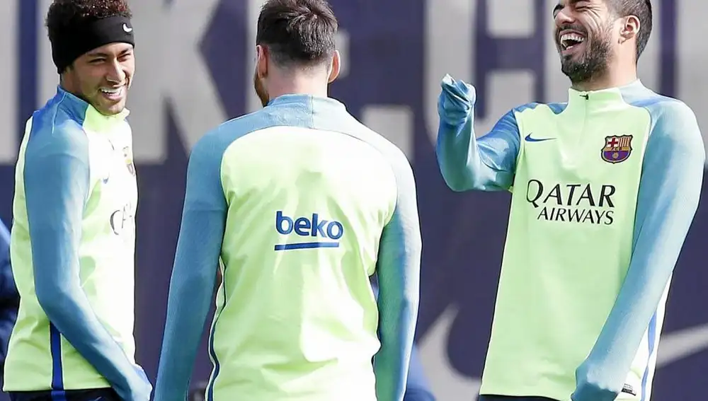 Neymar, Messi y Luis Suárez, durante el entrenamiento de ayer del Barça