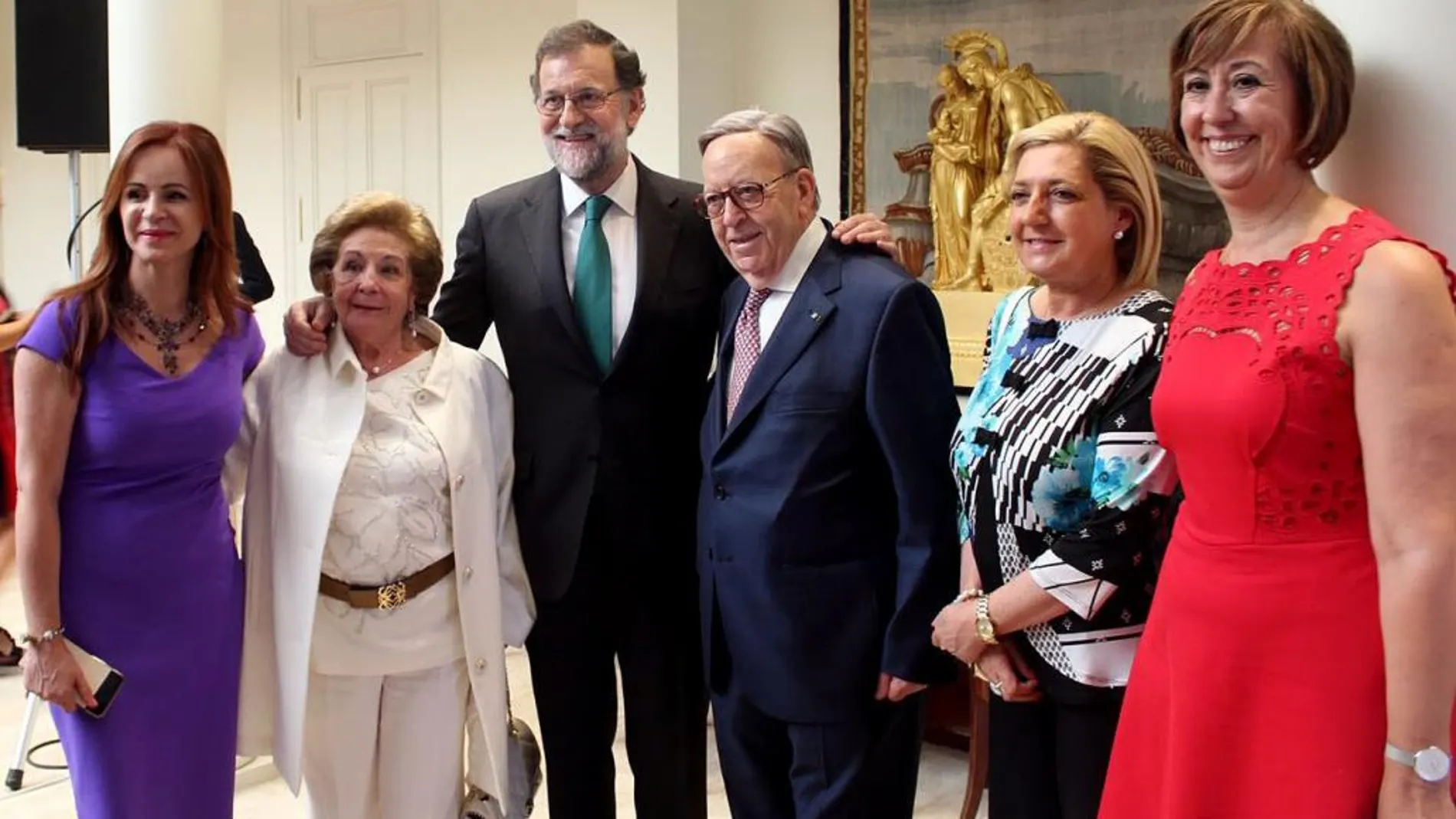 Silvia Clemente, María Ángeles Cuerdo, Mariano Rajoy, Alberto Cándido López, Paloma Sanz y Pilar Sanz