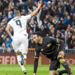 Benzema celebra el gol que le marcó al Sevilla el domingo en el Santiago Bernabéu