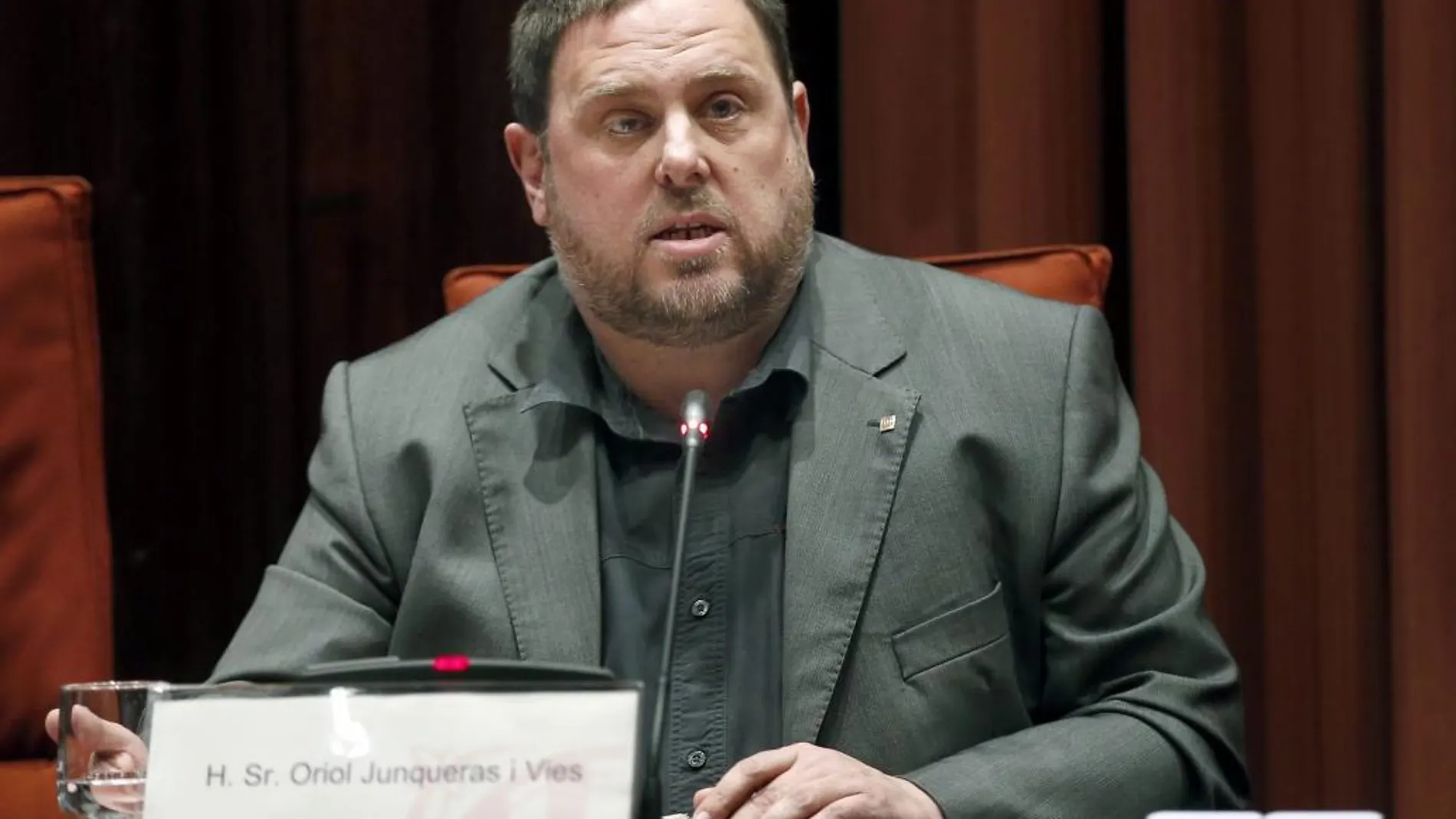 El vicepresidente y conseller de Economía y Hacienda, Oriol Junqueras, durante su comparecencia hoy en la Comisión de Economía y Hacienda del Parlament.