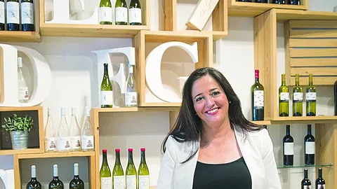 Merche Dalmau, Bodeguera y farmacéutica