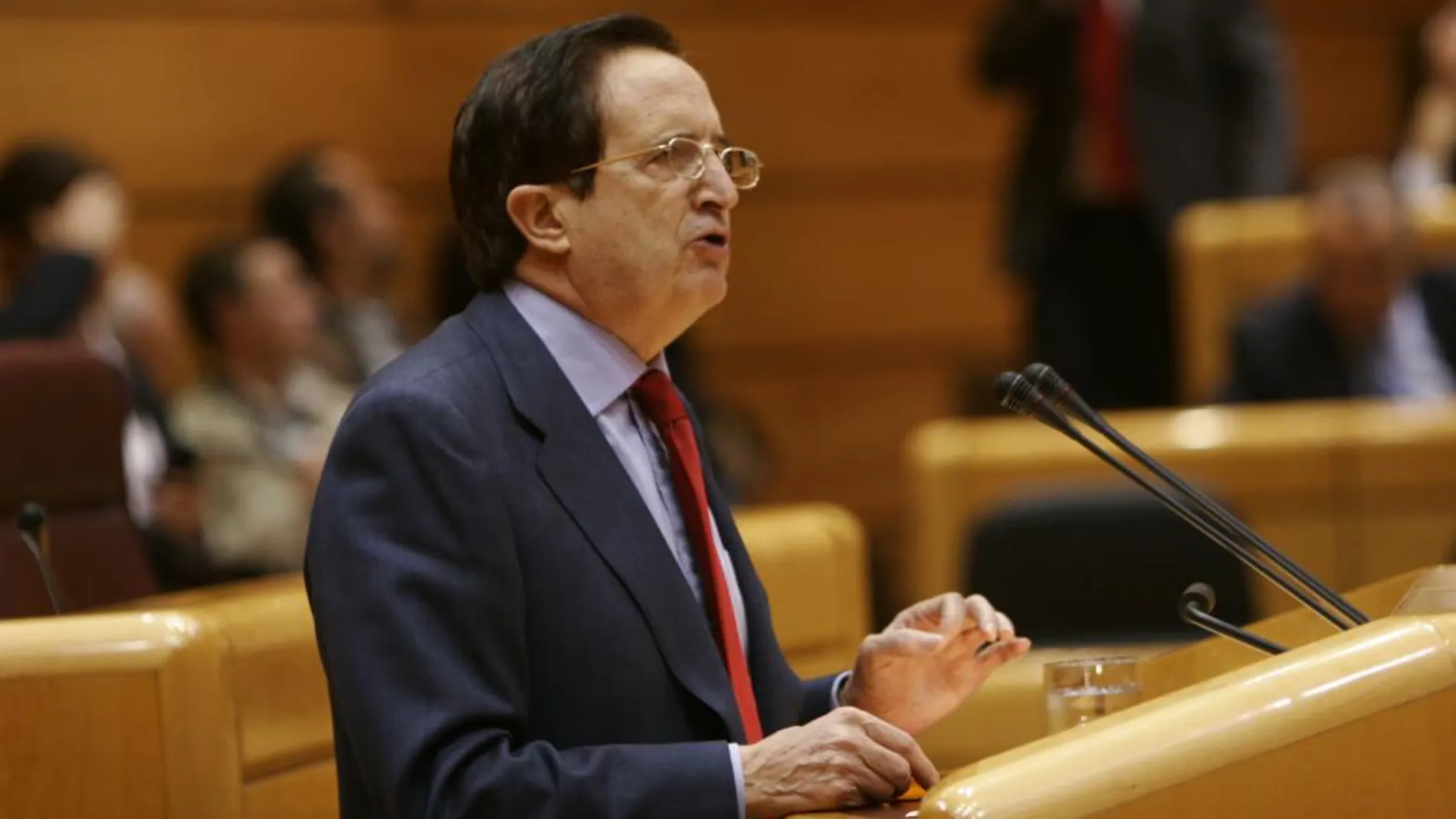 El senador del PP Juan José Lucas presidirá la Comisión Constitucional de la Cámara Alta