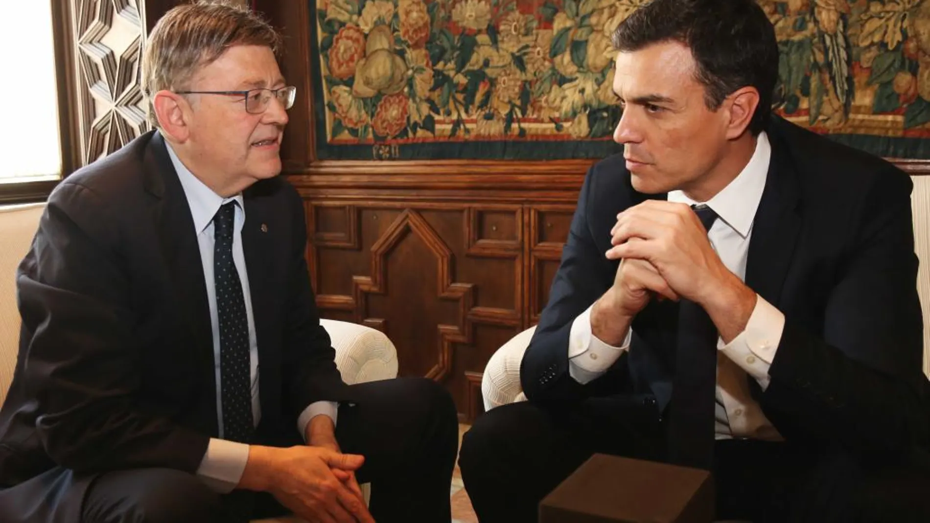 El presidente de la Generalitat, Ximo Puig, y el candidato socialista a la Presidencia, Pedro Sánchez