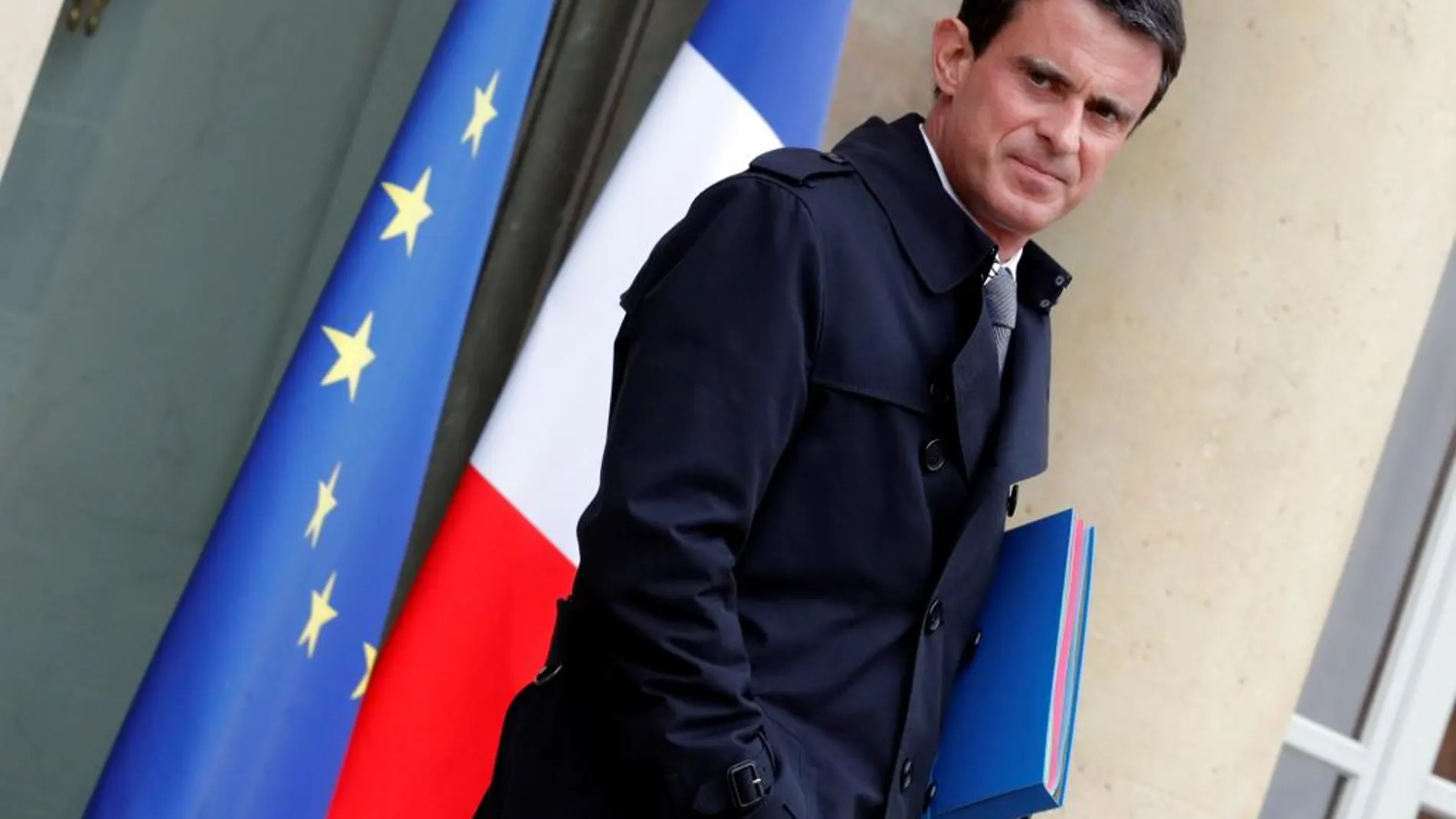 El «premier» francés, Manuel Valls, a la salida de una reunión en el Elíseo