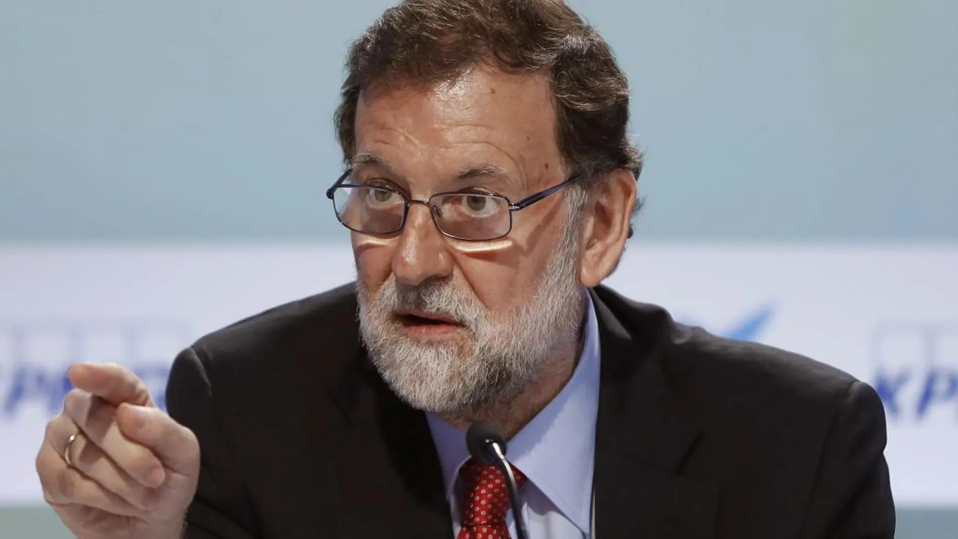 El presidente del Gobierno, Mariano Rajoy, durante su intervención hoy en la clausura de la XXXIII Reunión del Círculo de Economía de Sitges (Barcelona).