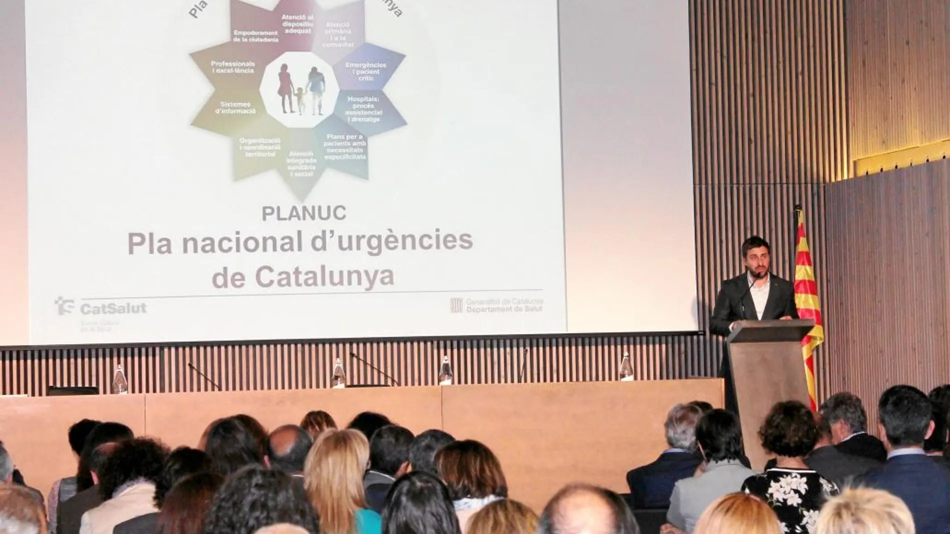 El conseller de Salud, Antoni Comín, fue el encargado de presentar el plan para el servicio de urgencias.