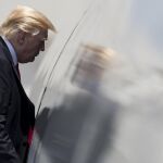 Donald Trump entra en el Air Force One