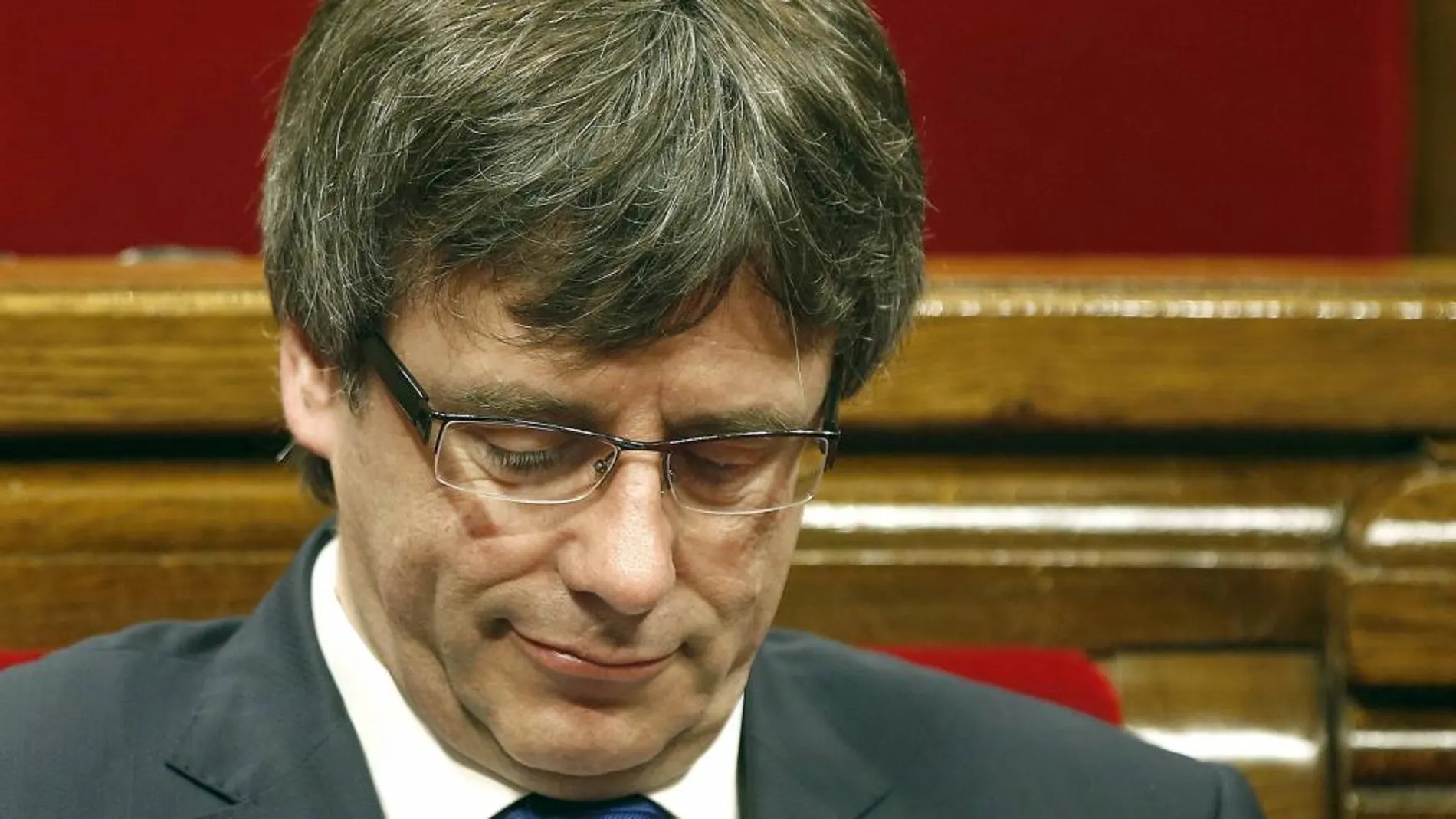 El presidente de la Generalitat, Carles Puigdemont, en el debate en el Parlament de Cataluña