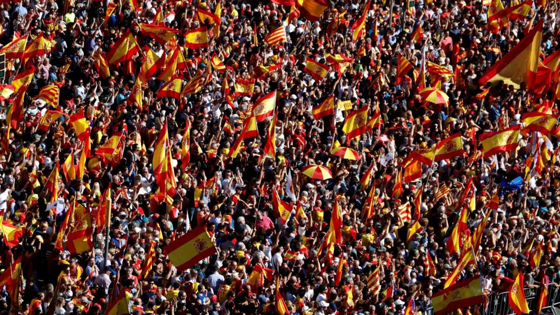 Manifestación bajo el lema "Todos somos Cataluña"/REUTERS